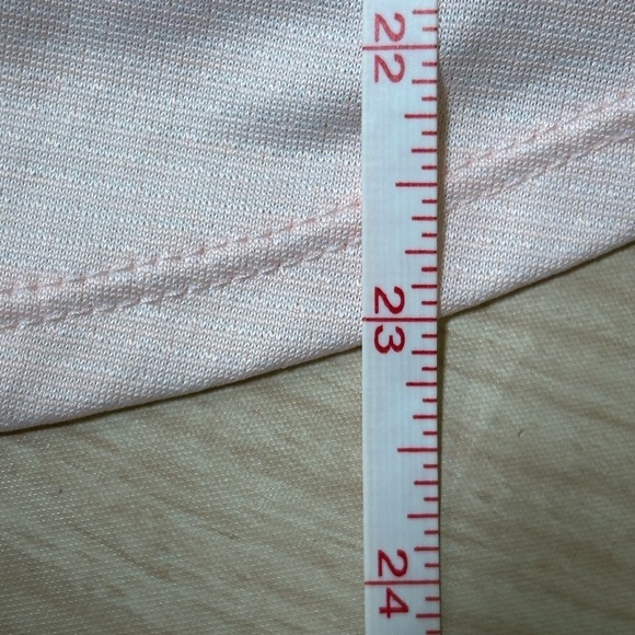 Under Armour Vent Tech Light Pink Women’s Athletic Tank Top Size Large - Picture 6 of 6